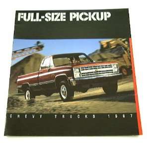  1987 87 Chevrolet CHEVY PICKUP Truck BROCHURE R10 V20 