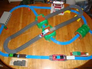 HUGE 127pc THOMAS BLUE PLASTIC TOMY TRACK WITH TRAINS AND BUILDINGS 