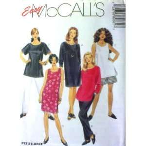  McCalls Sewing Pattern 8266 Womens Dresses, Tops, Pull 