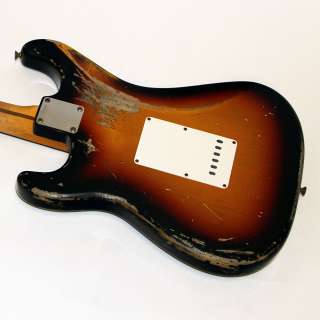 Fender Custom Shop 1959 Stratocaster Relic in Three Tone Sunburst w 