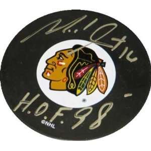  Michel Goulet autographed Hockey Puck (Chicago Black Hawks 