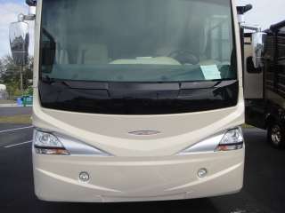 2008 Fleetwood Revolution LE 42N   Photo 3