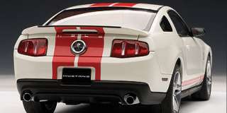 FORD SHELBY MUSTANG GT500 2010 PERFORMANCE WHITE / RED 118 AUTOART 