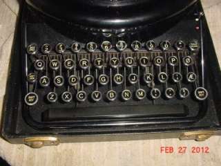 Classic 1930s Remington Noiseless Portable Typewriter in Case serial 