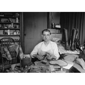 1925 photo D.A. (Tony) Bruno, shoemaker for many presidents & cabinet 