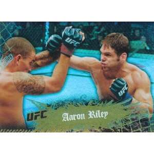  2010 Topps UFC Main Event Base Card Gold Parallel Thick 