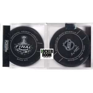  2010 Official Game 6 Stanley Cup Puck Blackhawks Six 