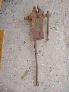   ANTIQUE BLACKSMITH VICE WORKING IRON HEAVY HUGE TEXAS THE OLD WEST