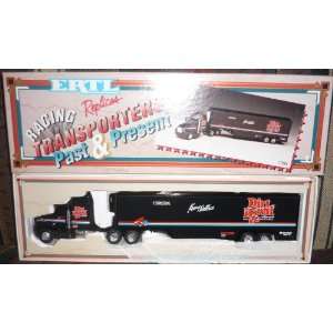   Present Kenny Wallace Dirt Devil Stock Car Transporter Toys & Games