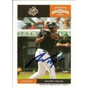  Walter Young Signed Orioles 04 Donruss Team Heroes Card 