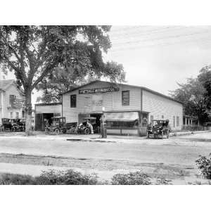   Working on Model T Fords 1920 8 1/2 X 11 Photograph 