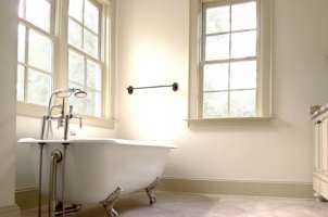 How to Remove an Old Bathtub  