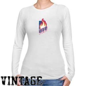 UIC Flames Ladies White Distressed Logo Vintage Long Sleeve Slim Fit T 