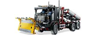 Der LEGO Technic Holztransporter (LEGO Nr. 9397) kann in ein 