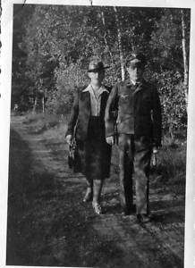 Orig.Foto Offizier Luftwaffe Dolch Dame WW2  