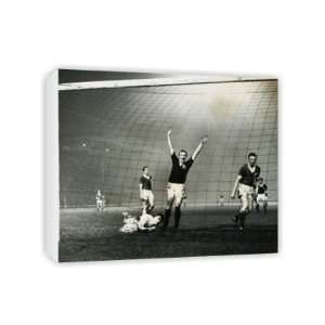  Denis Law   Canvas   Medium   30x45cm