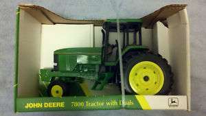 COLLECTORS EDITION JOHN DEERE 7800 TOY TRACTOR W/DUALS  